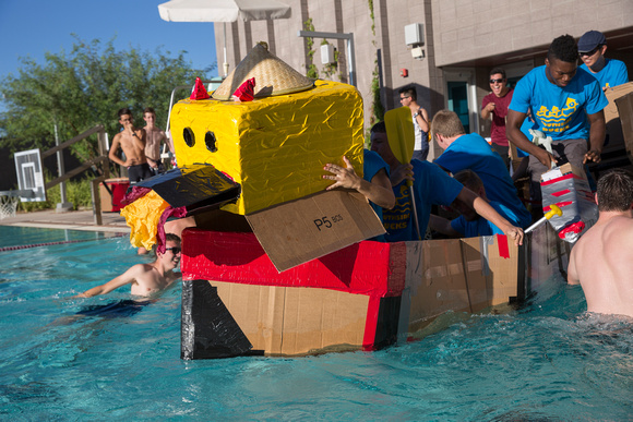 Poly-cardboard-boat-races-fall-2016-JH-2287a