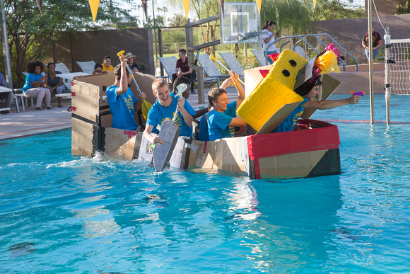 Poly-cardboard-boat-races-fall-2016-JH-2296a