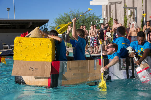 Poly-cardboard-boat-races-fall-2016-JH-2288a